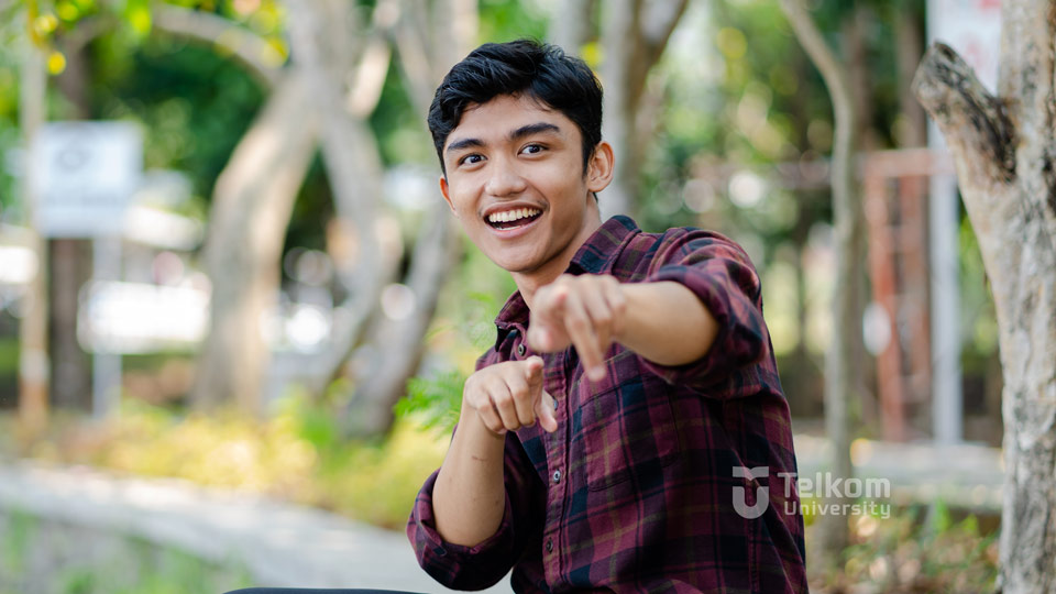 Administrasi bisnis international class tel u