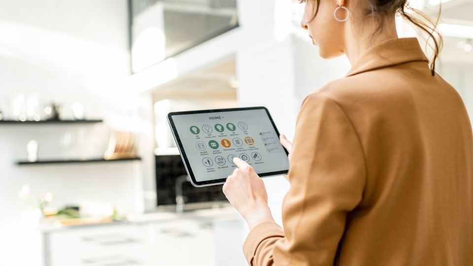 Smart home kolaborasi canggih antara teknik elektro dan ai