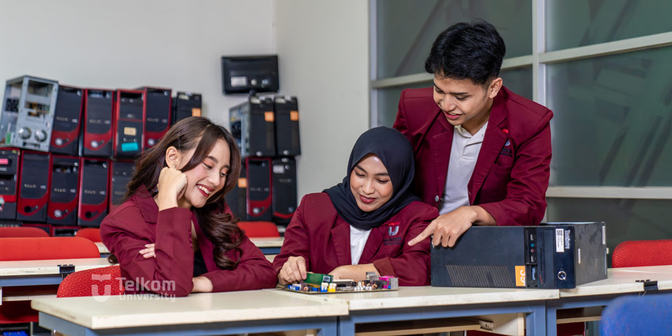 Apa itu teknik komputer kenali jurusan, pelajaran, dan peluangnya