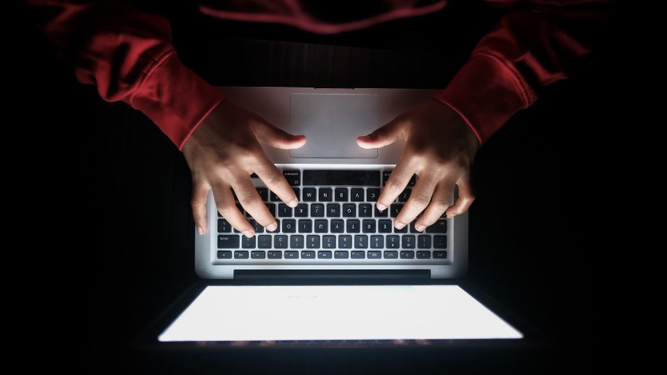 Jejak digital, belajar digital forensik di program studi sistem informasi