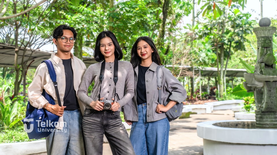 Kurikulum S1 Creative Arts Gabungan Tech, Seni & Inovasi
