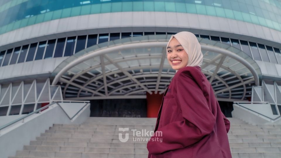 Kenapa Memilih Kuliah di Bandung? Ini Cerita Mereka